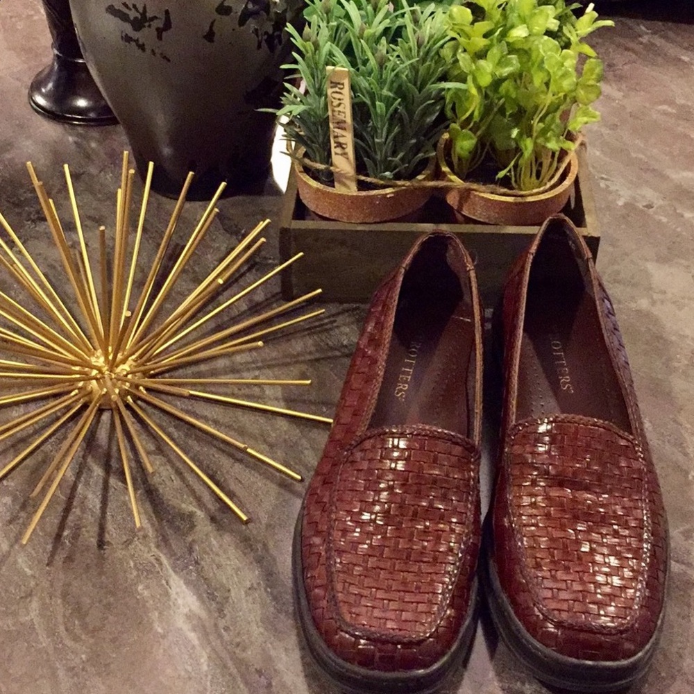 Trotters Genuine Leather Woven Loafers